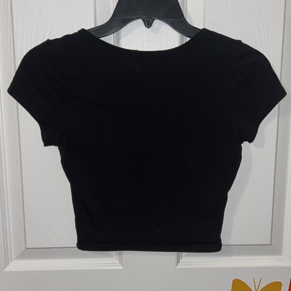 Black Cutout Neckline Crop - Picture 2 of 3